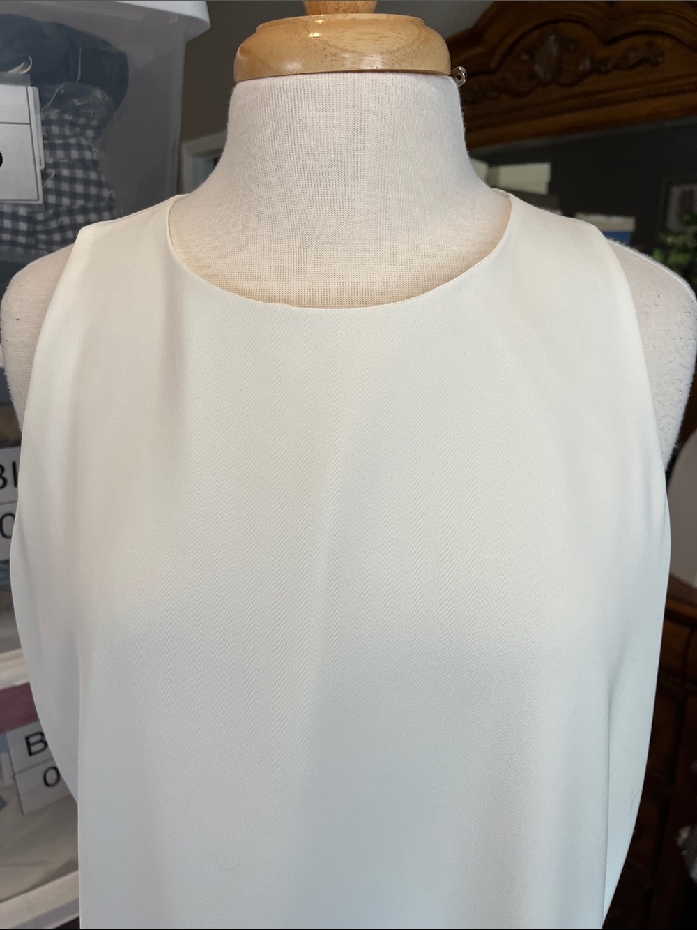 Worth Sleeveless White Shift Tunic - Picture 2 of 6